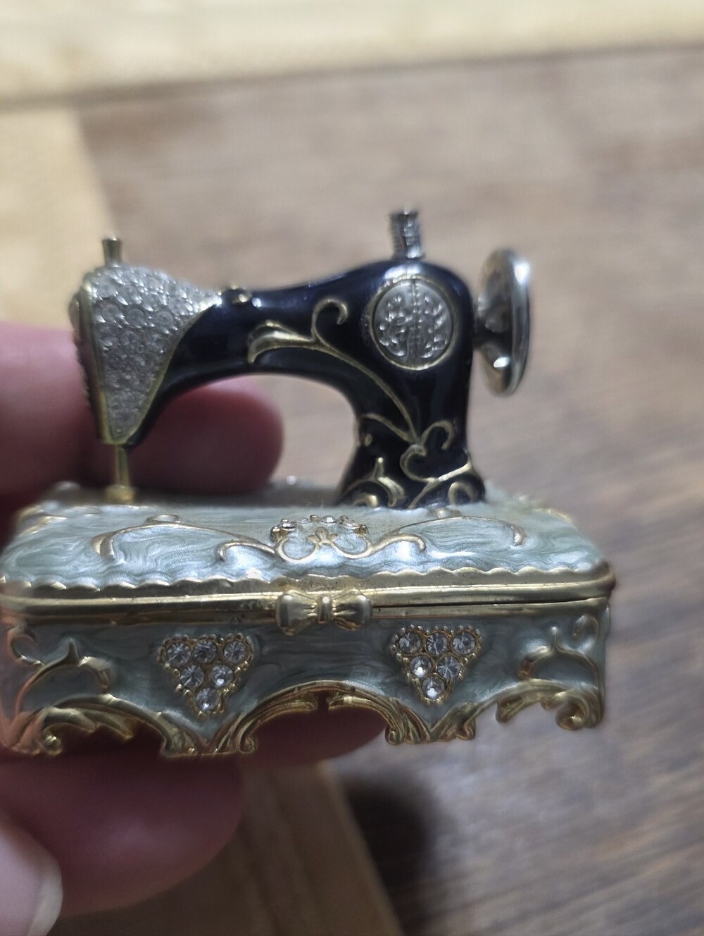 Decorative Miniature Sewing Machine Trinket Box With Hinged Lid & Rhinestones